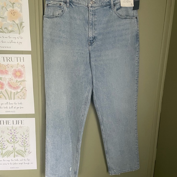 🎅🏻NWT Abercrombie & Fitch Light Wash The 90’s Straight Jeans Sz 16R - Picture 1 of 6